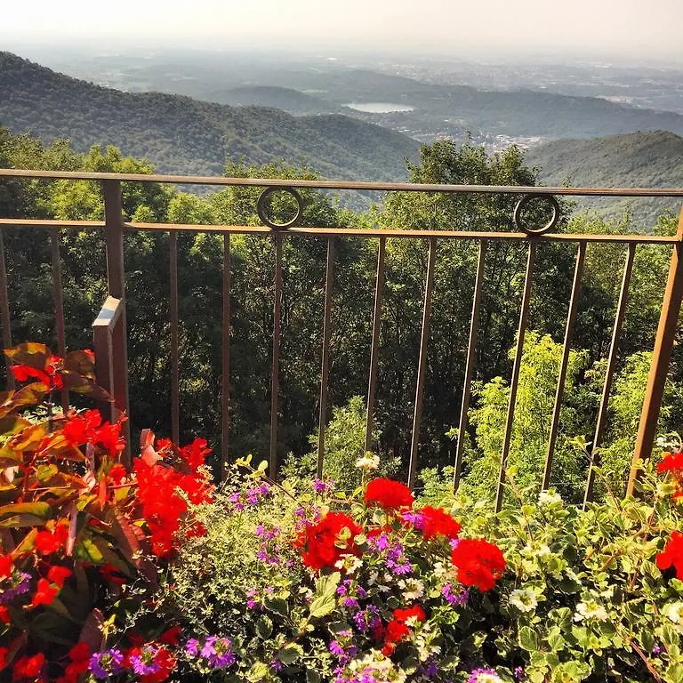 Baita Bondella Como Bed & Breakfast