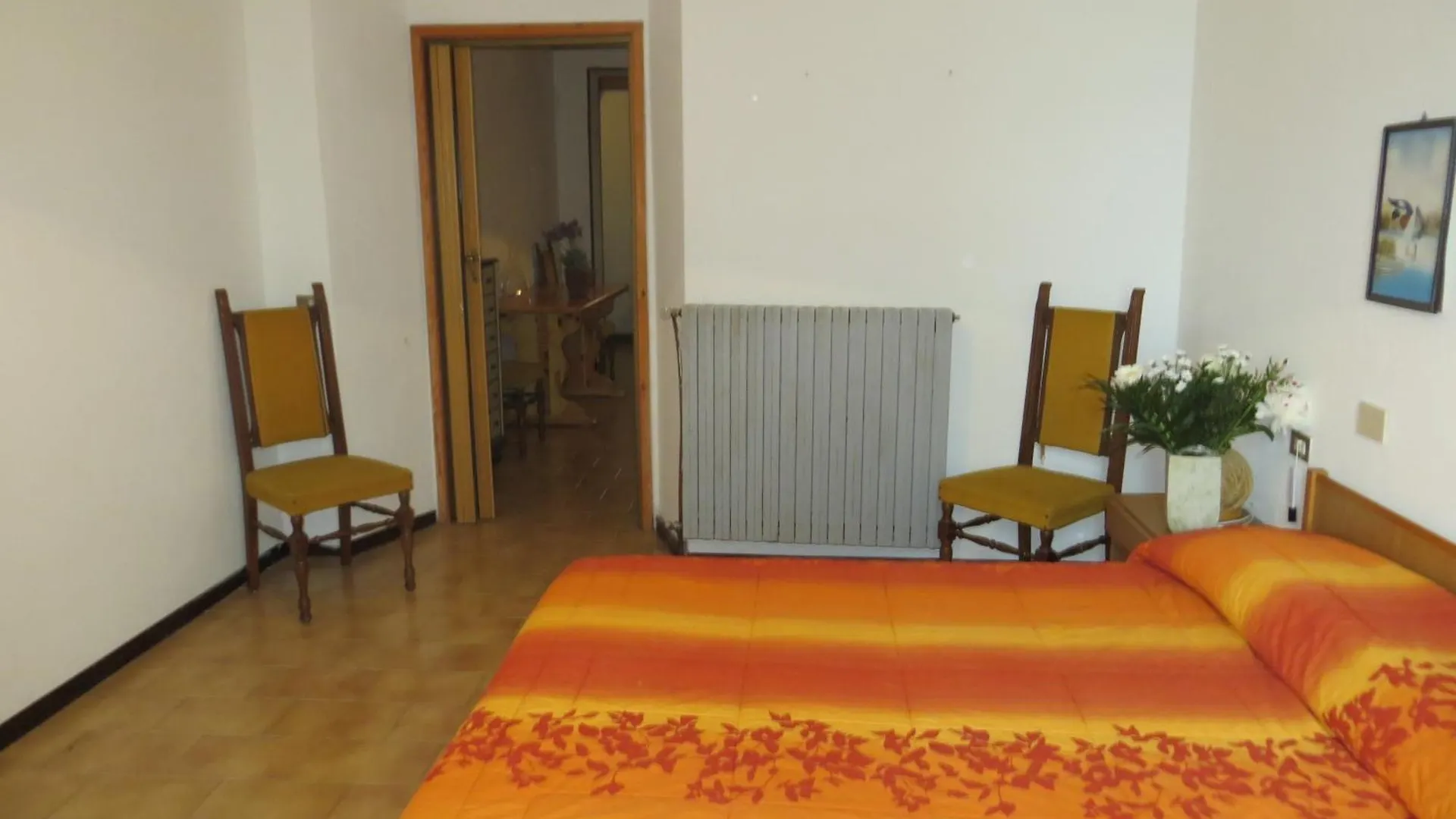 Baita Bondella Como 0*,  Italy
